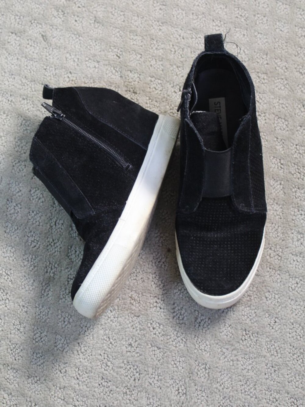 Steve Madden Caliber Size 6 Black Suede Lift Sneakers